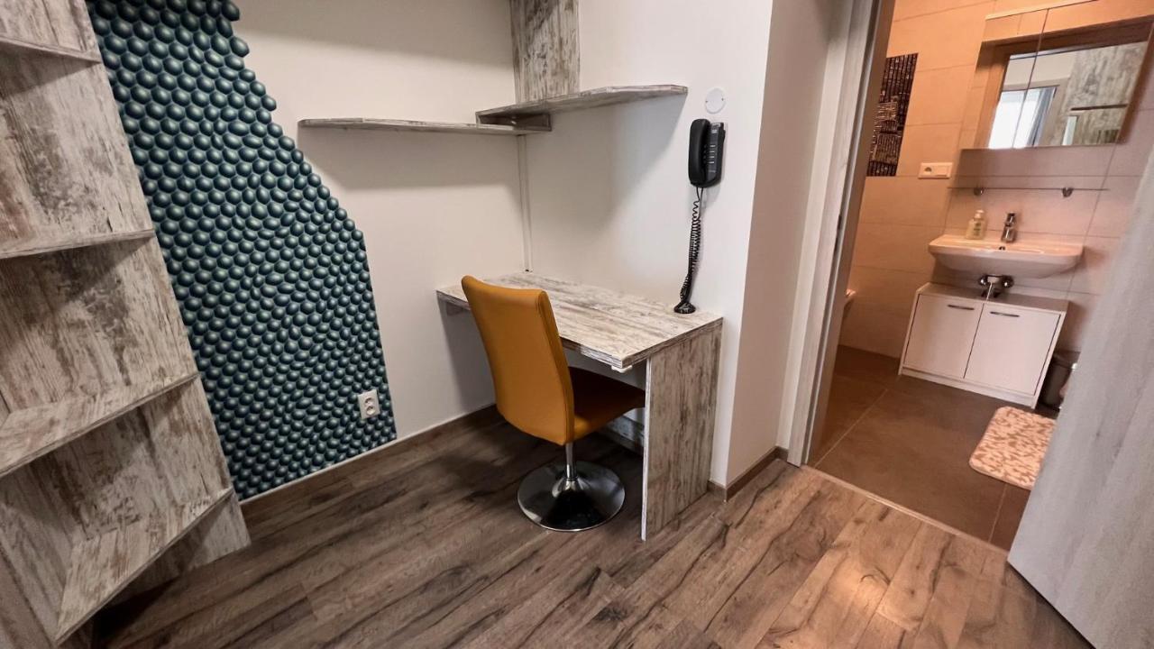 Air-Conditioned, 2 Room Apartment With Balcony, New Building Raca Братислава Екстер'єр фото