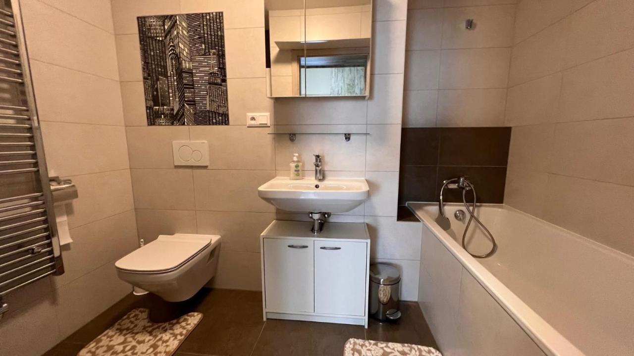 Air-Conditioned, 2 Room Apartment With Balcony, New Building Raca Братислава Екстер'єр фото