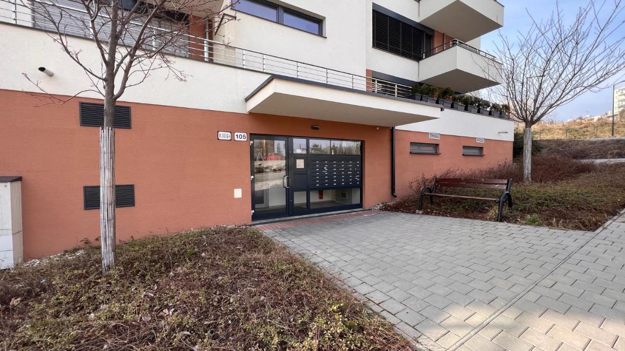 Air-Conditioned, 2 Room Apartment With Balcony, New Building Raca Братислава Екстер'єр фото